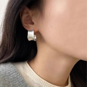 Tiyork Matte Wide C-Shaped Stud Earrings